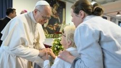 Encuentro del Papa León XIV con las personas asistidas en el "Templo de la Caridad" de Pompeya, viernes 8 de mayo de 2026