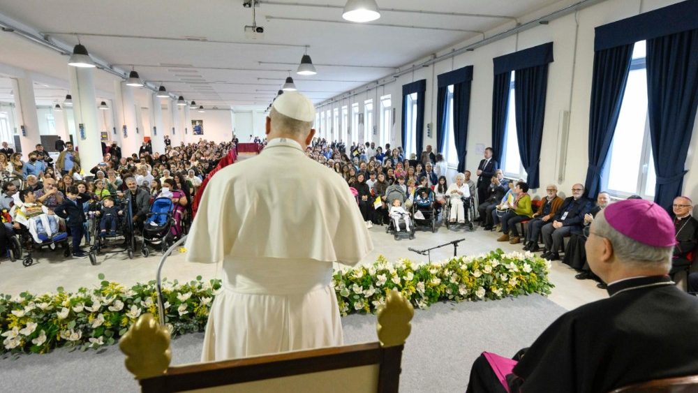 Сустрэча Папы з людзьмі, якія атрымліваюць дапамогу дабрачынных цэнтраў пры санктуарыі ў Пампеях