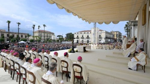O Papa em Pompeia: Deus aplaque os &oacute;dios fratricidas e ilumine os l&iacute;deres das na&ccedil;&otilde;es