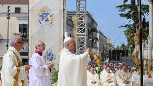  El Papa en el Santuario de Pompeya: “El Rosario devuelve continuamente nuestra vida a Jes&uacute;s”