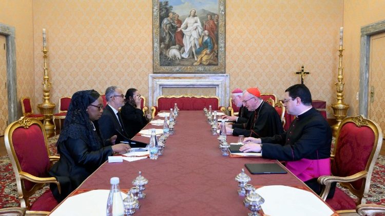 Las conversaciones en la Secretar&iacute;a de Estado (@Vatican Media)