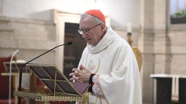 Il cardinale Parolin durante l'omelia