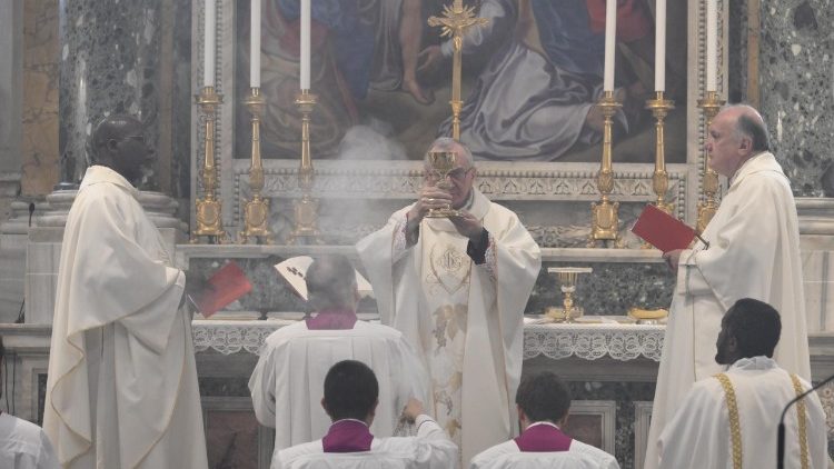 El cardenal Parolin preside una misa por la paz en Haití.