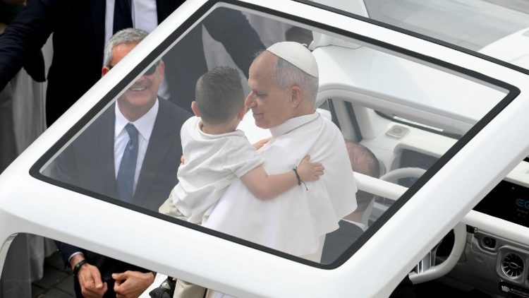 El cari&ntilde;o del Papa hacia los ni&ntilde;os