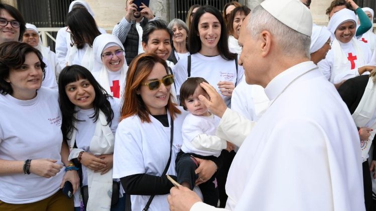 Los saludos al final de la Audiencia General del miércoles 13 de mayo de 2026