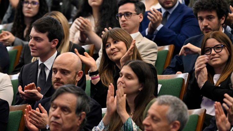 In Aula Magna in ascolto del Papa