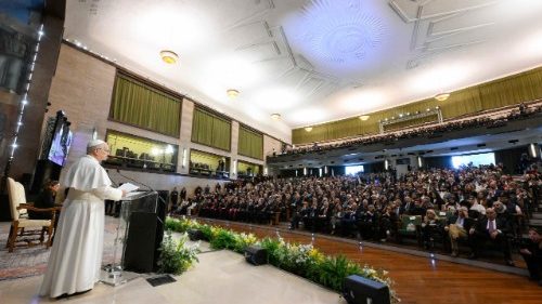 Papež na Sapienzi: Bodite ustvarjalci resničnega miru, vzpostavite avtentično obzorje smisla