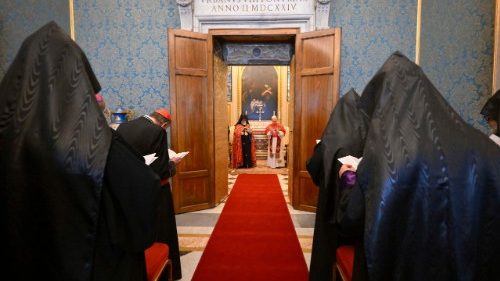 L&eacute;on XIV re&ccedil;oit au Vatican Aram Ier, Catholicos arm&eacute;nien de Cilicie