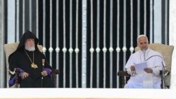 Papa Leon al XIV-lea și patriarhul Aram I, catolicos al Bisericii armene apostolice, cu sediul la Cilicia