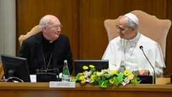 Папа Леў XIV і кардынал Кэвін Фарэл