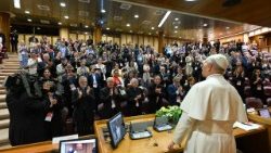 Il Papa in Aula Nuova del Sinodo