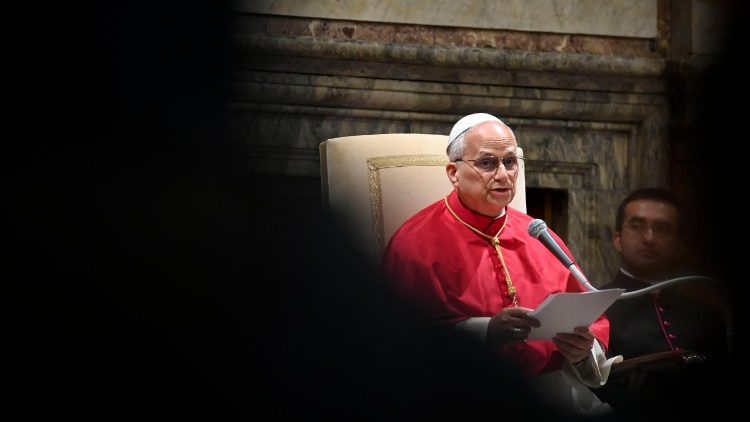Papa Lav XIV. tijekom audijencije u koju je primio nove veleposlanike pri Svetoj Stolici