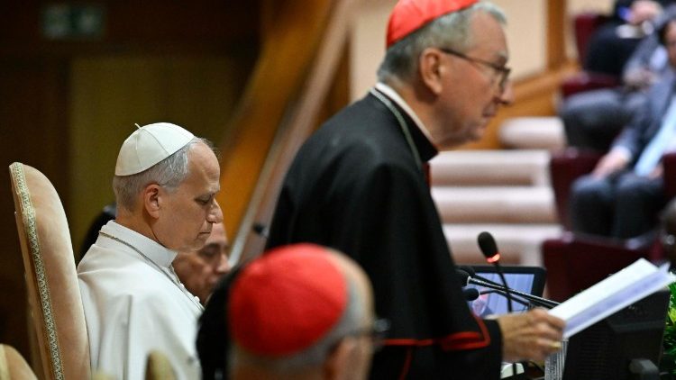 El cardenal Parolin, secretario de Estado, presenta la encíclica "Magnifica Humanitas" de León XIV.