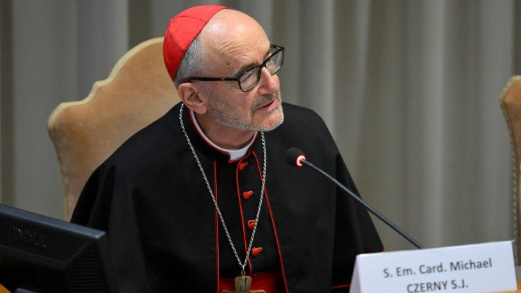  El cardenal Michael Czerny, prefecto del Dicasterio para el Servicio del Desarrollo Humano Integral, presenta la enc&iacute;clica 