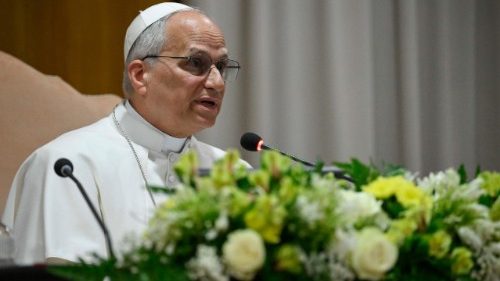 Papst: „K&uuml;nstliche Intelligenz muss entwaffnet werden“