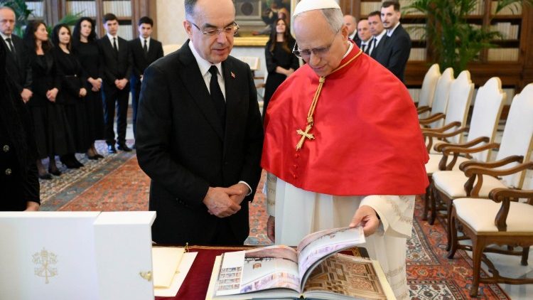Il presidente della Repubblica d'Albania, Bajram Begaj, in udienza da Papa Leone XIV in Vaticano