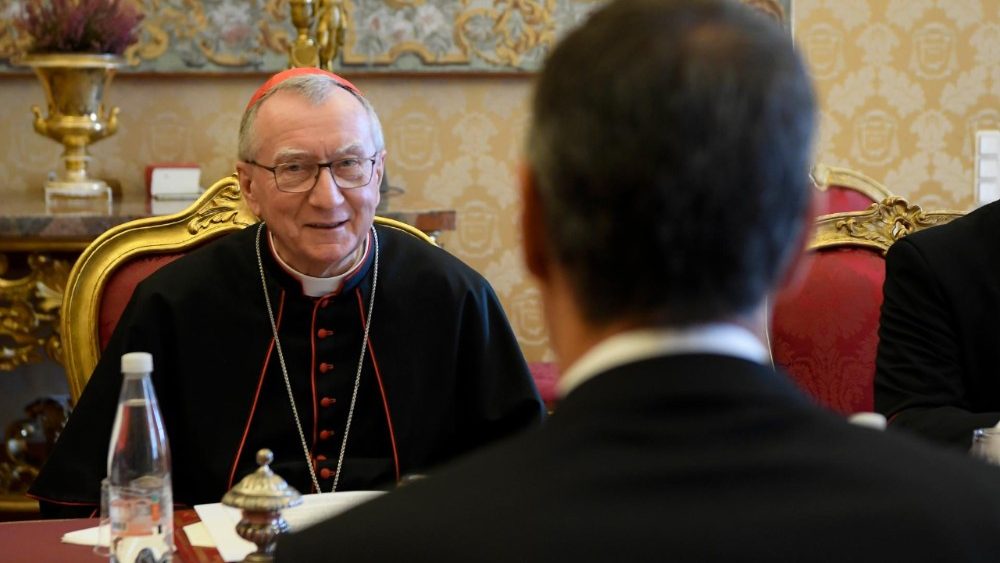 La cardinalul Pietro Parolin, premierul spaniol Pedro Sánchez Pérez-Castejón