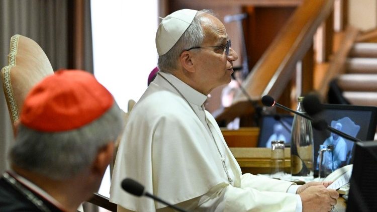 Il Papa mentre pronuncia il suo discorso