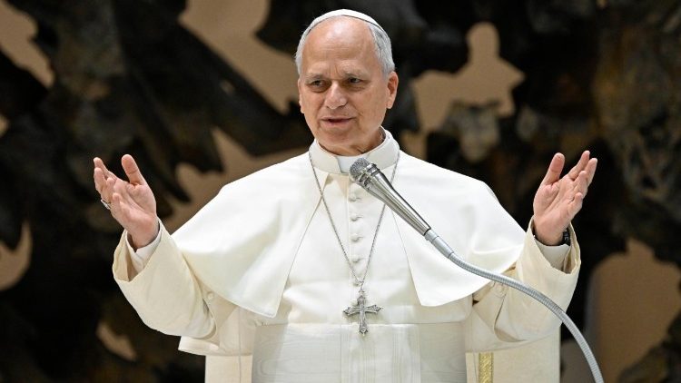 Papa akutana na CHARIS