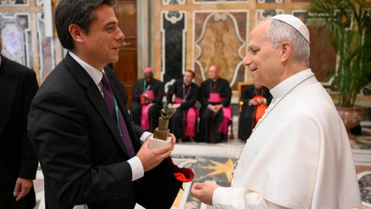 Spotykając się z członkami Fundacji Centesimus Annus Pro Pontifice, Leon XIV podziękował za ich zaangażowanie w promowanie społecznej nauki Kościoła