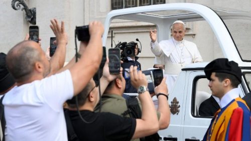 Il Papa: una liturgia viva, risorsa per risvegliare l’apertura all’incontro con Dio