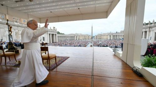 Papa: participar das prociss&otilde;es de Corpus Christi &eacute; um testemunho corajoso de f&eacute;