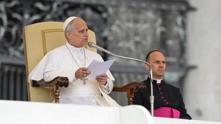 Papież, kontyunuując nauczanie o dokumentach Soboru Watykańskiego II, przypomniał podczas audiencji znaczenie: obrzędów, znaków i symboli w liturgii