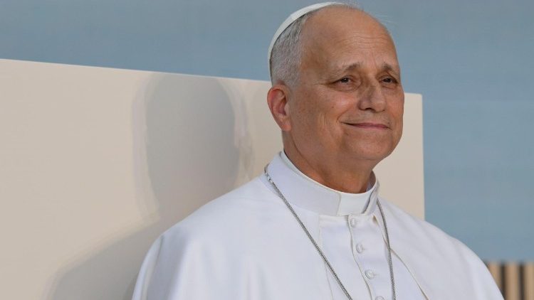 Le&atilde;o XIV durante o encontro em Madri