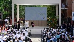 2026.06.06 Viaggio Apostolico in Spagna - Visita agli operatori e assistiti del progetto sociale CEDIA 24 hor2as