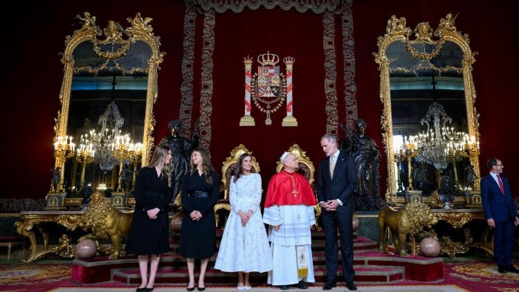 Leon XIV został przyjęty w pałacu kr&oacute;lewskim