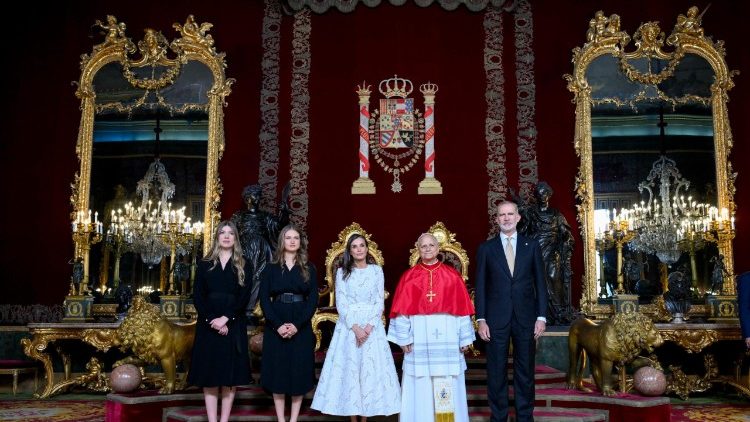 Popiežius Leonas XIV su Ispanijos karaliaus šeima Madride
