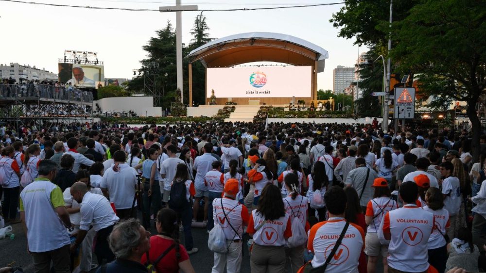 Vigilie s mládeží na Plaza de Lima v Madridu, 6. 6. 2026