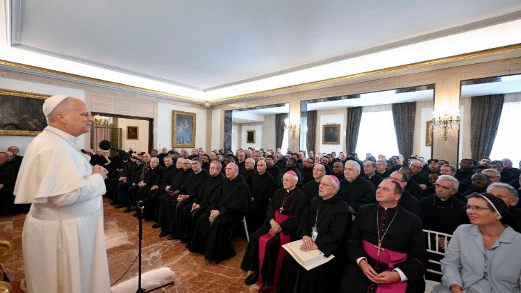 Papa na waagostinian huko Madrid