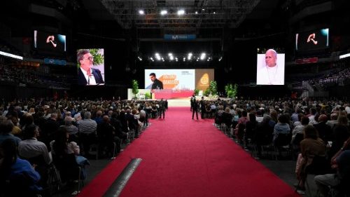 Le voci di arte, politica, sport, economia della Spagna al Papa: serve dialogo sociale