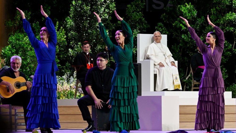 Bekannte Künstler traten in der Movistar Arena auf (Vatican Media)