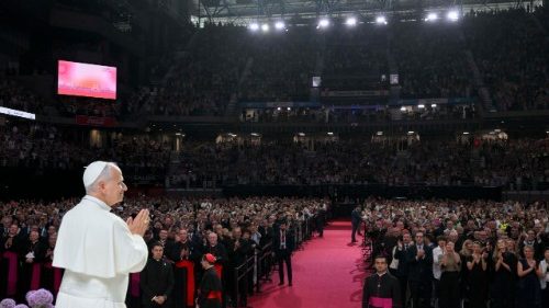 Il Papa: economia e universit&agrave; siano per le persone, no a un'arte per pochi