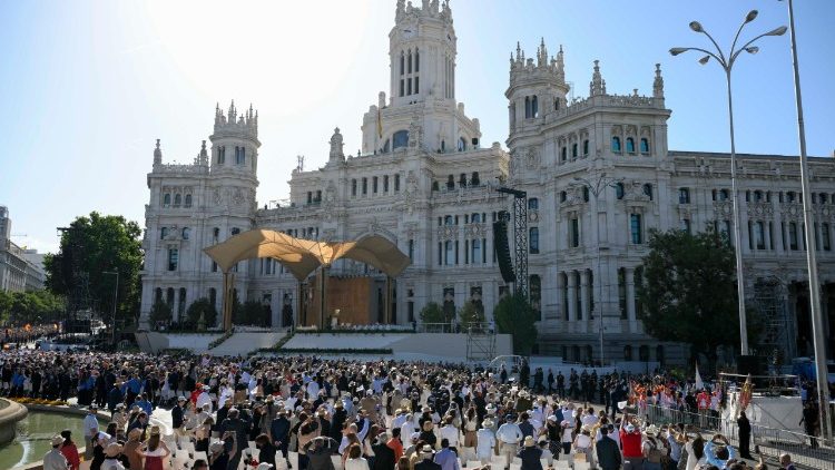 A view of the Plaza de Cibeles, Madrid