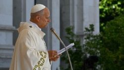 Lev XIV. při mši svaté na Plaza de Cibeles v Madridu