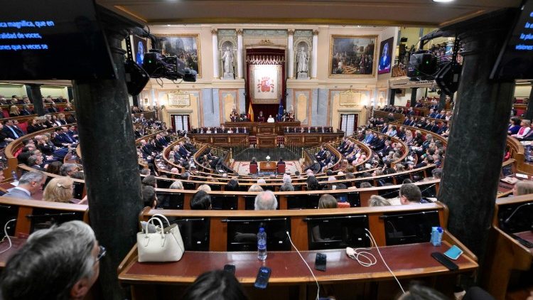 Papa Leone XIV durante il suo discorso al Congresso dei Deputati della Spagna