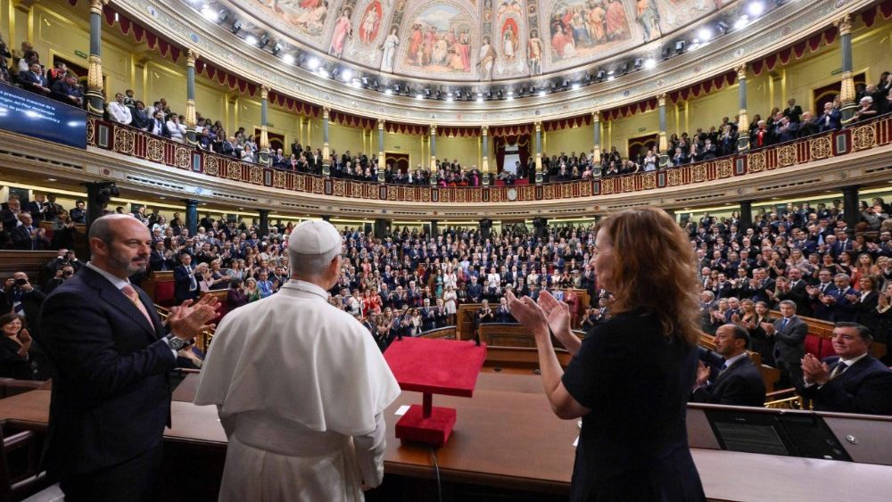 Der Papst im spanischen Parlament