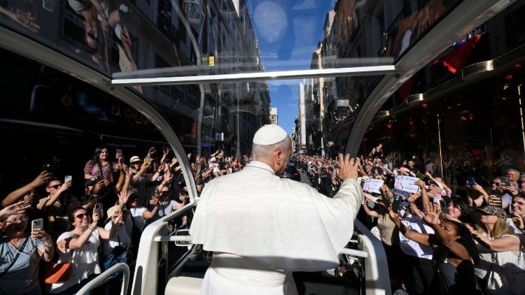 Papa nas ruas de Madri