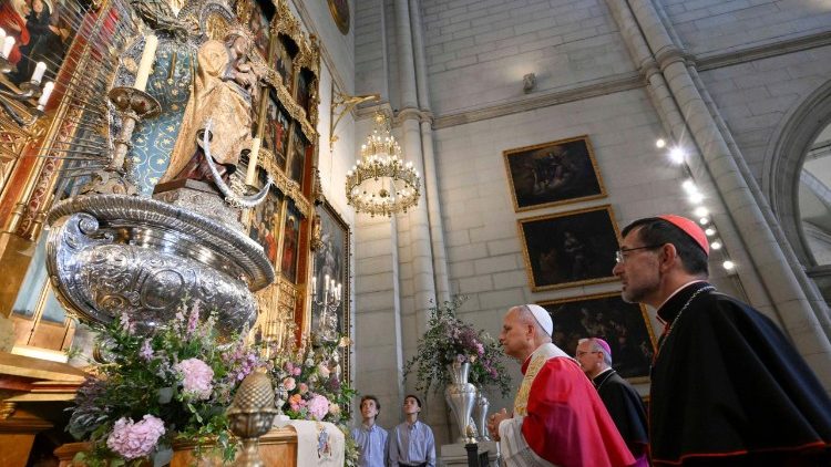 The statue of Madrid's Patroness was discovered in 1085 in a city wall