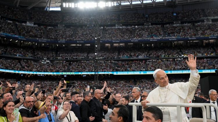 Papież spotkał się z wiernymi diecezji madryckiej na słynnym stadionie Santiago Bernab&eacute;u