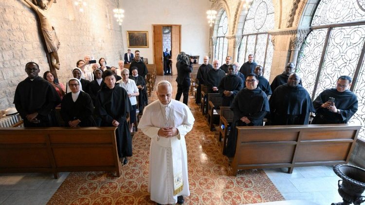 Papa pia alikuwa amekutana na Jumuiya nzima ya kike na kiume iliyoko Barcelona