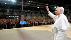 Il Papa incontra i volontari di Madrid