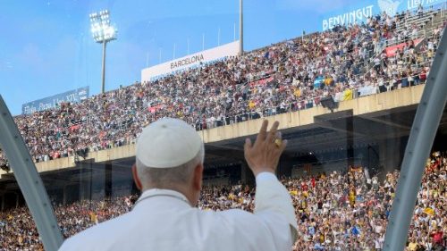 Lev XIV. mlad&yacute;m v Barcelone: Boh n&aacute;s neop&uacute;šťa ani v najtmavš&iacute;ch chv&iacute;ľach