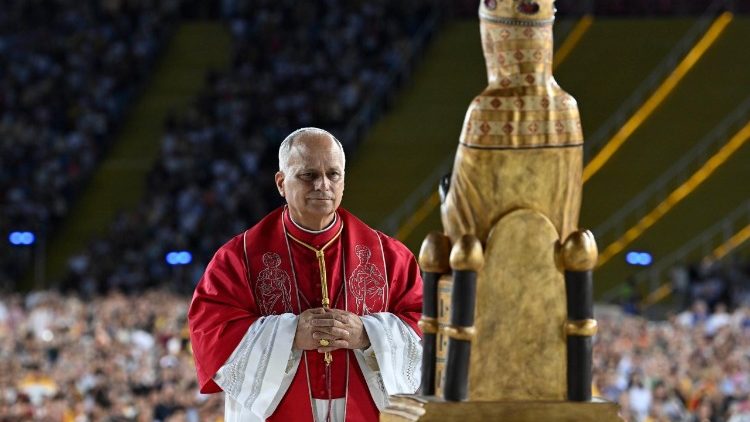 O Papa Le&atilde;o XIV na Vig&iacute;lia de Ora&ccedil;&atilde;o no Est&aacute;dio Ol&iacute;mpico "Llu&iacute;s Companys" em Barcelona