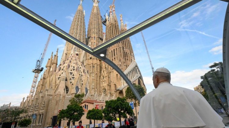 Př&iacute;jezd k bazilice Sagrada Familia, 10. 6. 2026
