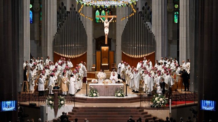Bohoslužba v bazilice Sagrada Fam&iacute;lia, 20. června 2026
