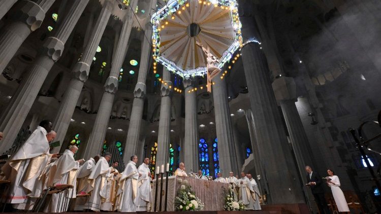 Perayaan di Basilika Sagrada Fam&iacute;lia 
